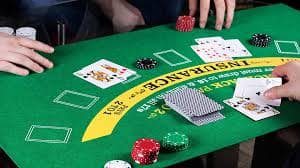 Pengguna mengakses Fish Hunter dari perangkat mobile di situs permataspin